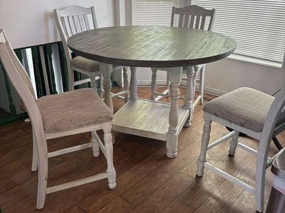 Free kitchen table