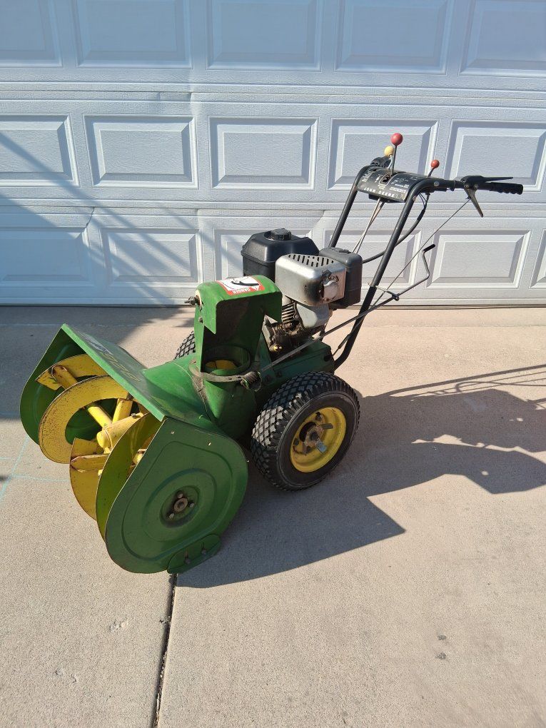 John Deere 826 Snowblower Walk-Behind Gas Powered