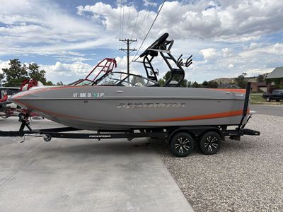 2022 Moomba Craz 22’ Wakeboard Surf Boat