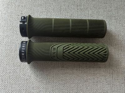 PNW Loam Grips