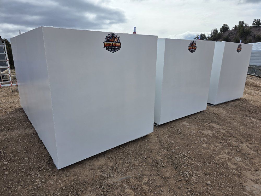 New 1,000 gallon fuel storage tank