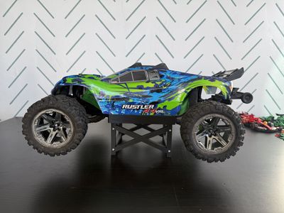Traxxas Rustler 4x4 Brushless 3S RC car