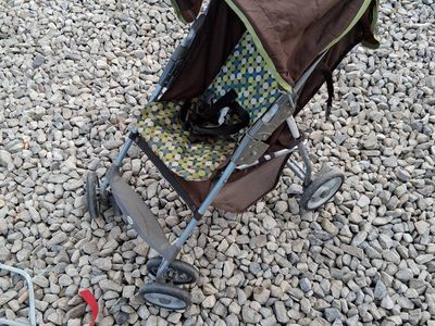 free stroller. baby door mounted bouncer,
chair mounted feeding chair.
rocking horse, BMX bicycle