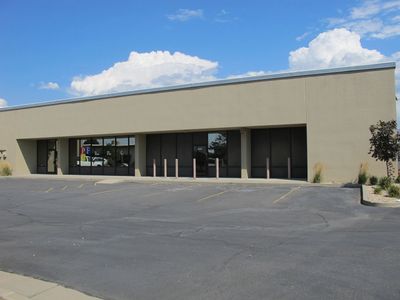 4,405 SF Office/Warehouse in SLC- Direct Signage to 201 Hwy- Ample Parking