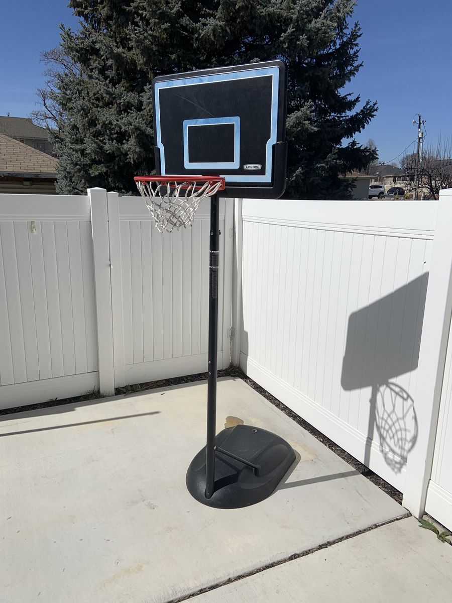 LIfetime 32 Youth Basketball Hoop
