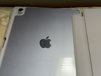 Apple iPad Air (4th Gen) 128 blue Wi-Fi 10.9" Tablet with Smart Folio Case
