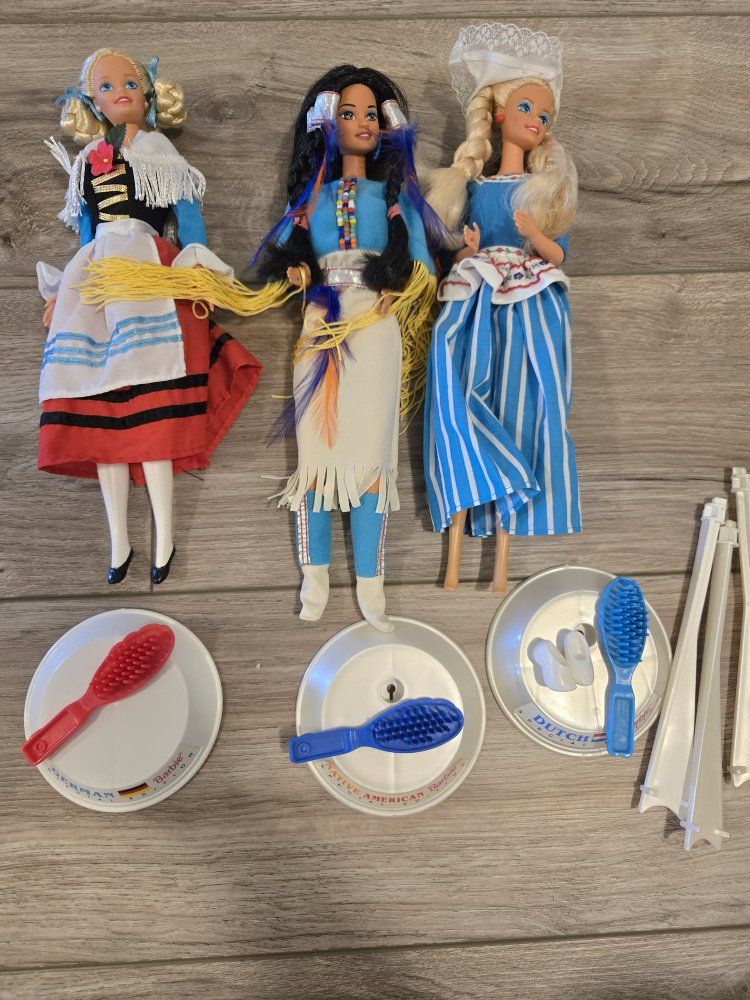 3 Barbies around the world