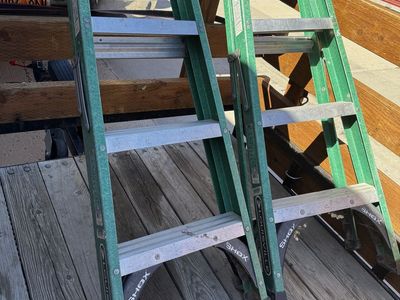 2 Louisville 4'ft Fiberglass Ladders