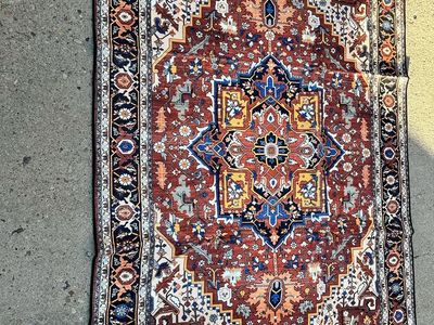 6’ by 4’ machine washible, Ornate Traditional Medallion Area Rug - Red, Blue, Orange /new