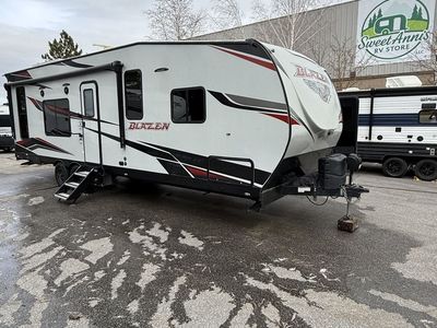 2022 Genesis Supreme Blazen 2715FS