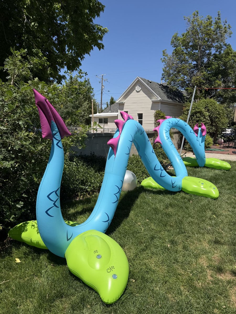 Inflatable Nessie Monster Sprinkler - Fun Outdoor Water Toy for Kids & Parties