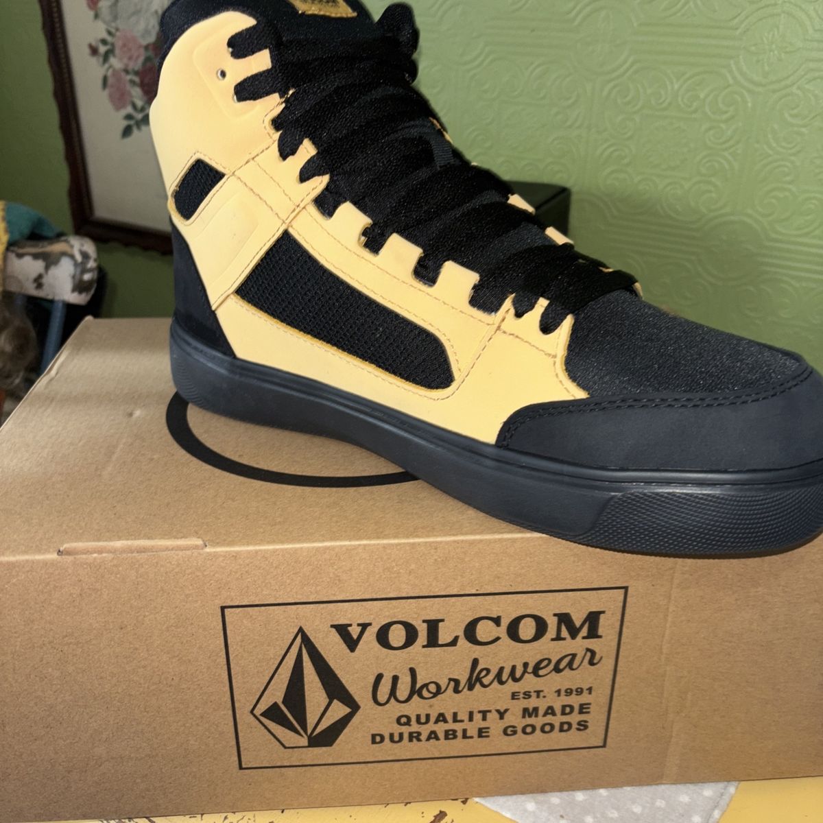 Volcom Men's Evolve Work Boot/ Shoe Sz 9.5  New In
