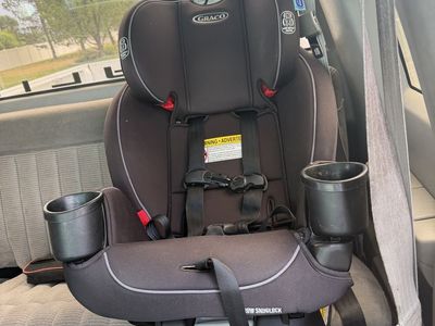 Graco TrioGrow SnugLock 3-in-1 Convertible Car Seat