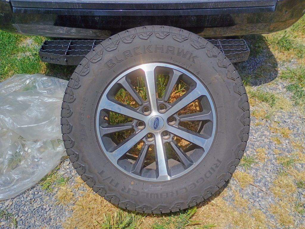 Ford F-150 / Ford Expedition 18" Wheels and Tires