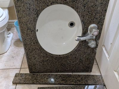 Kohler sink with Granite countertop