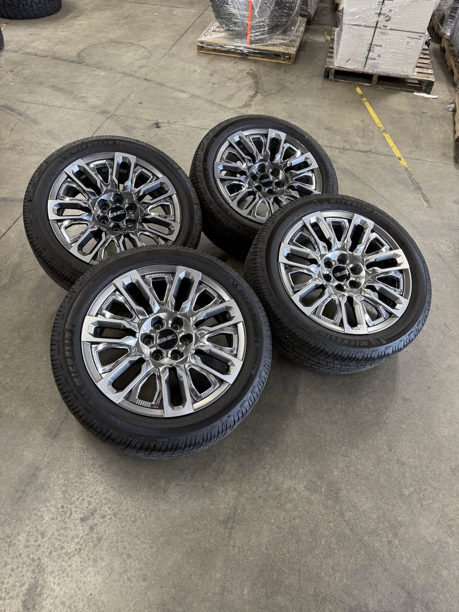 NEW 2025 gmc 1500 Denali ultimate 22in wheels/ 285/45/22 Michelins