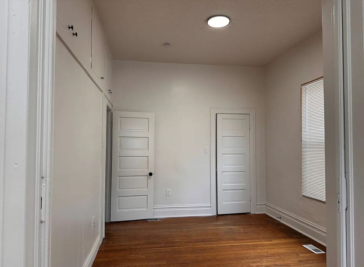 Main image 2