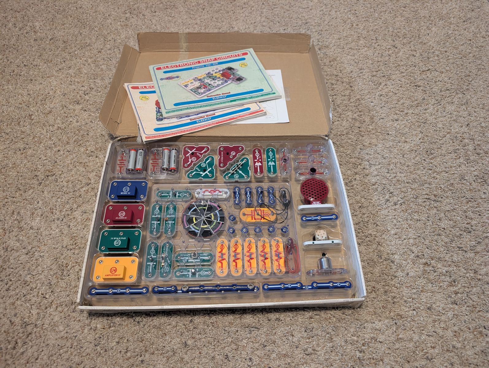 Elenco Electronic Snap Circuits SC-300 Educational STEM Toy