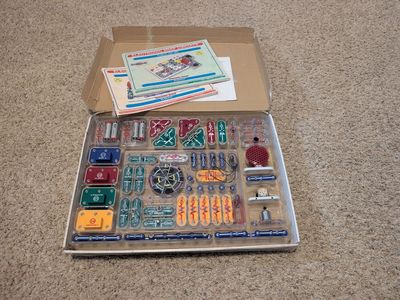 Elenco Electronic Snap Circuits SC-300 Educational STEM Toy