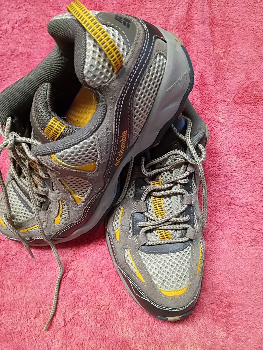 Columbia Men's Size 9 Hiking Trail Shoes Grey & Yellow Mesh