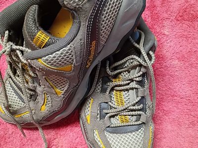 Columbia Men's Size 9 Hiking Trail Shoes Grey & Yellow Mesh