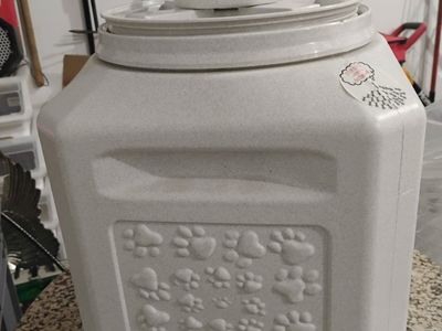 GAMMA2 Vittles Vault Outback Pet Food Storage Container 25 lb