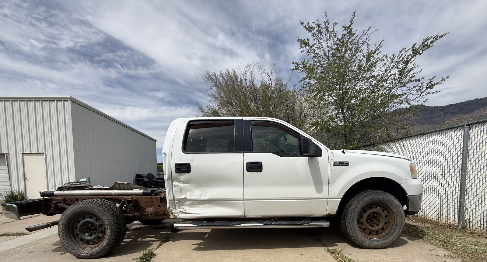 2006 Ford F-150 Parts Truck 4x4 5.4 Liter V-8 Automatic Whole Truck $600/Trade