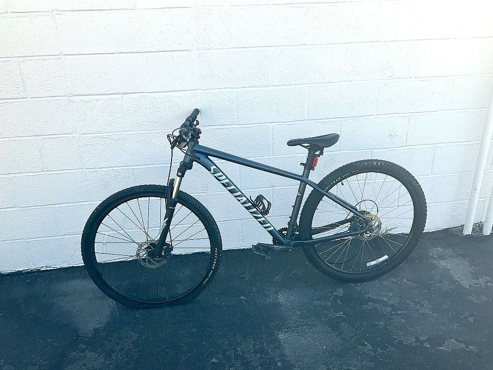 SPECIALIZED ROCKHOPPER 2021 MOUNTAIN BIKE