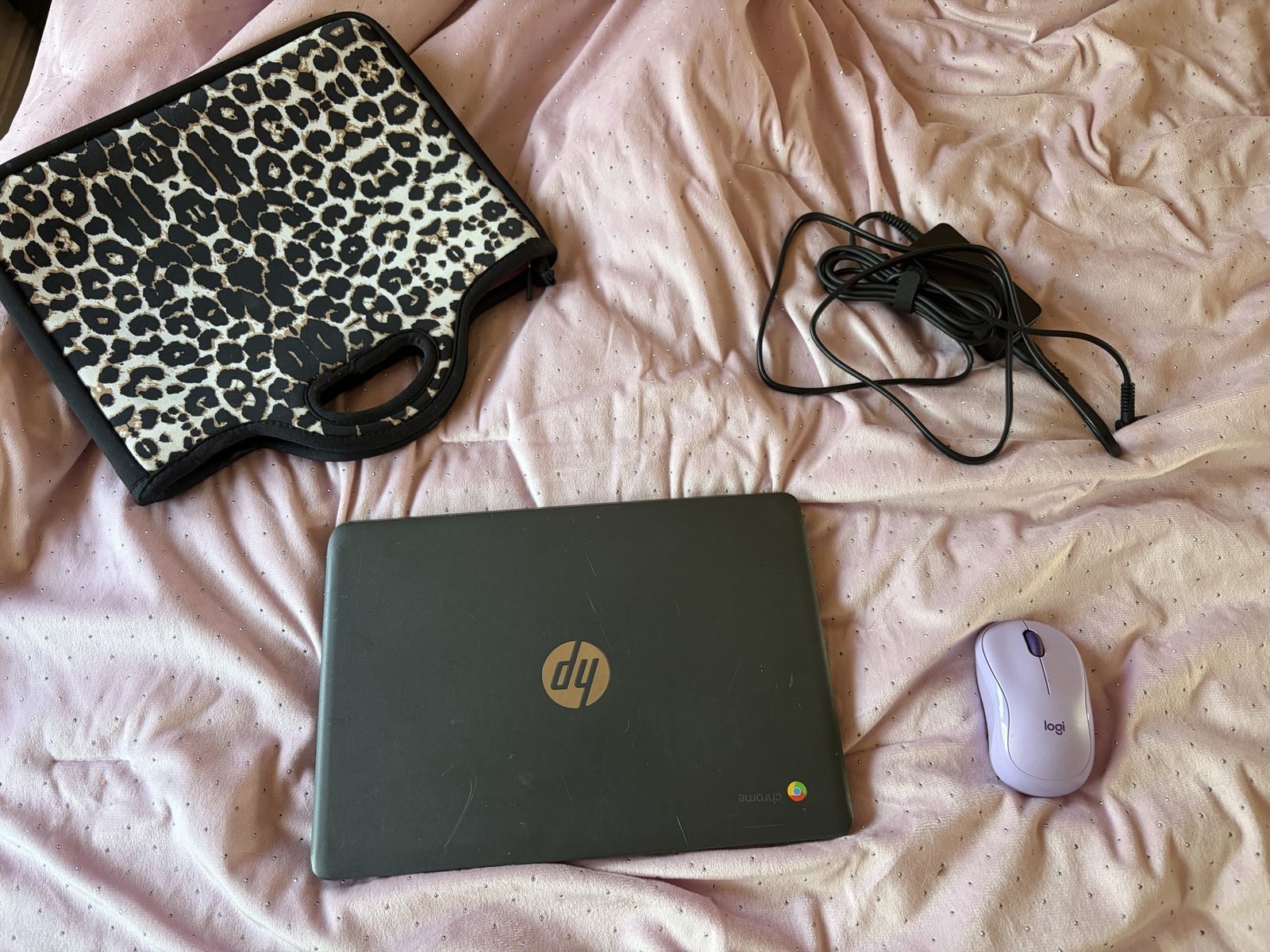 HP Chromebook 11 G5 EE Laptop, Charger, Wireless Mouse & Leopard Sleeve - Fully Functional