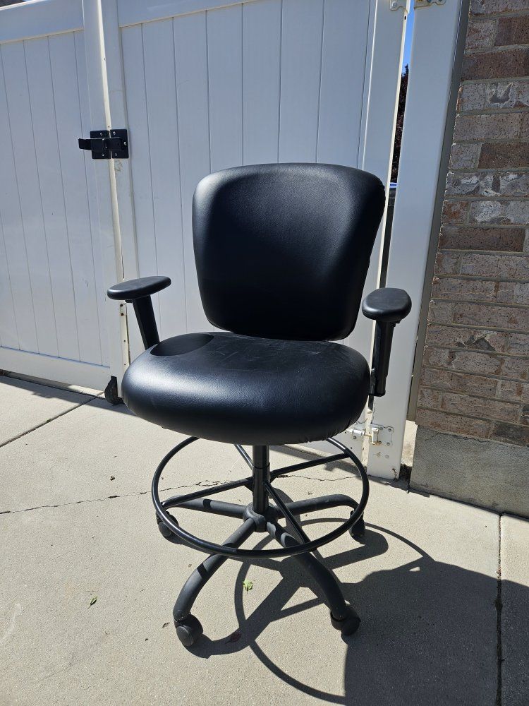 Black Adjustable Rolling Tall Office Chair with Footrest and Armrests