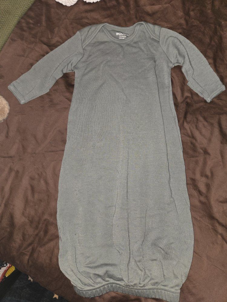 Woolino Australian Merino Wool Baby Gown 0-6 Months Sage Green