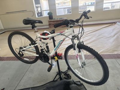 26 Inch Mongoose 21 Speed Mountain Bike