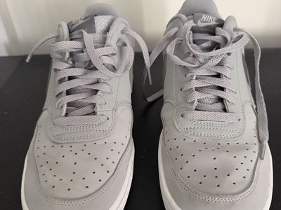 NIKE Court Vision / Size 11 Gray
