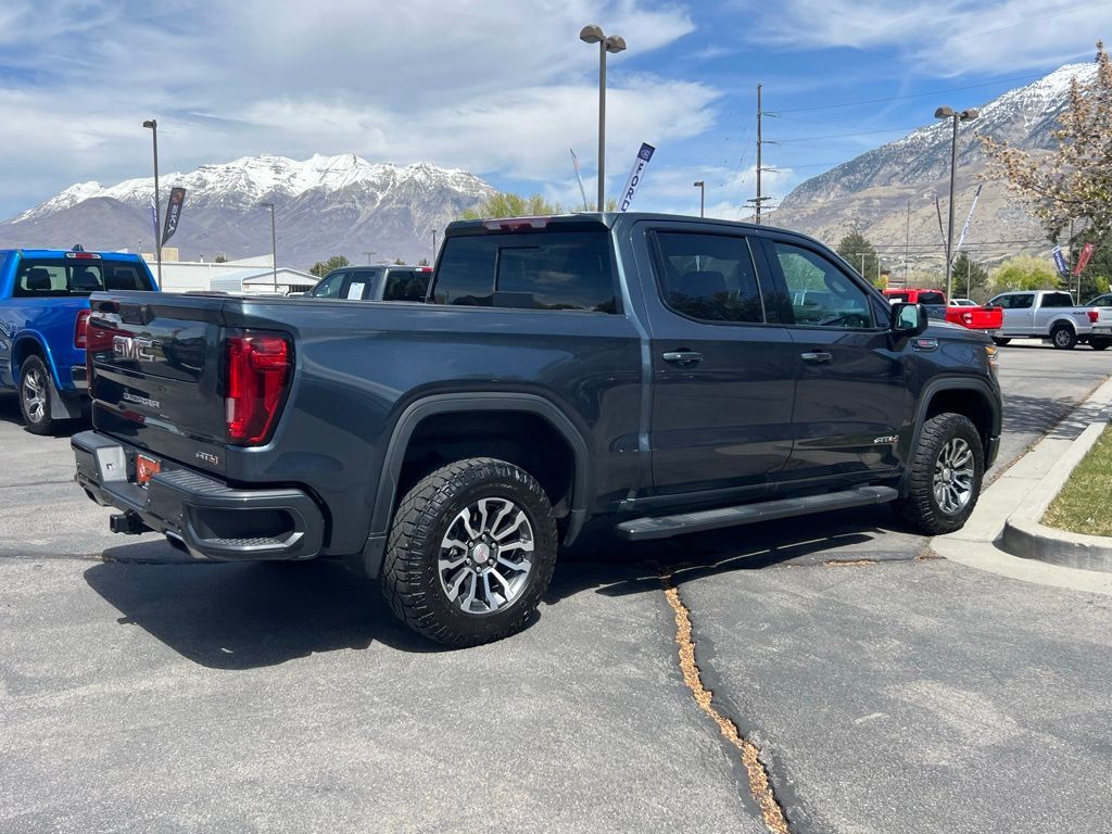 Main image 10