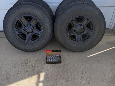 Toyota Tacoma 16x7 Rims with 265/75R16 tires