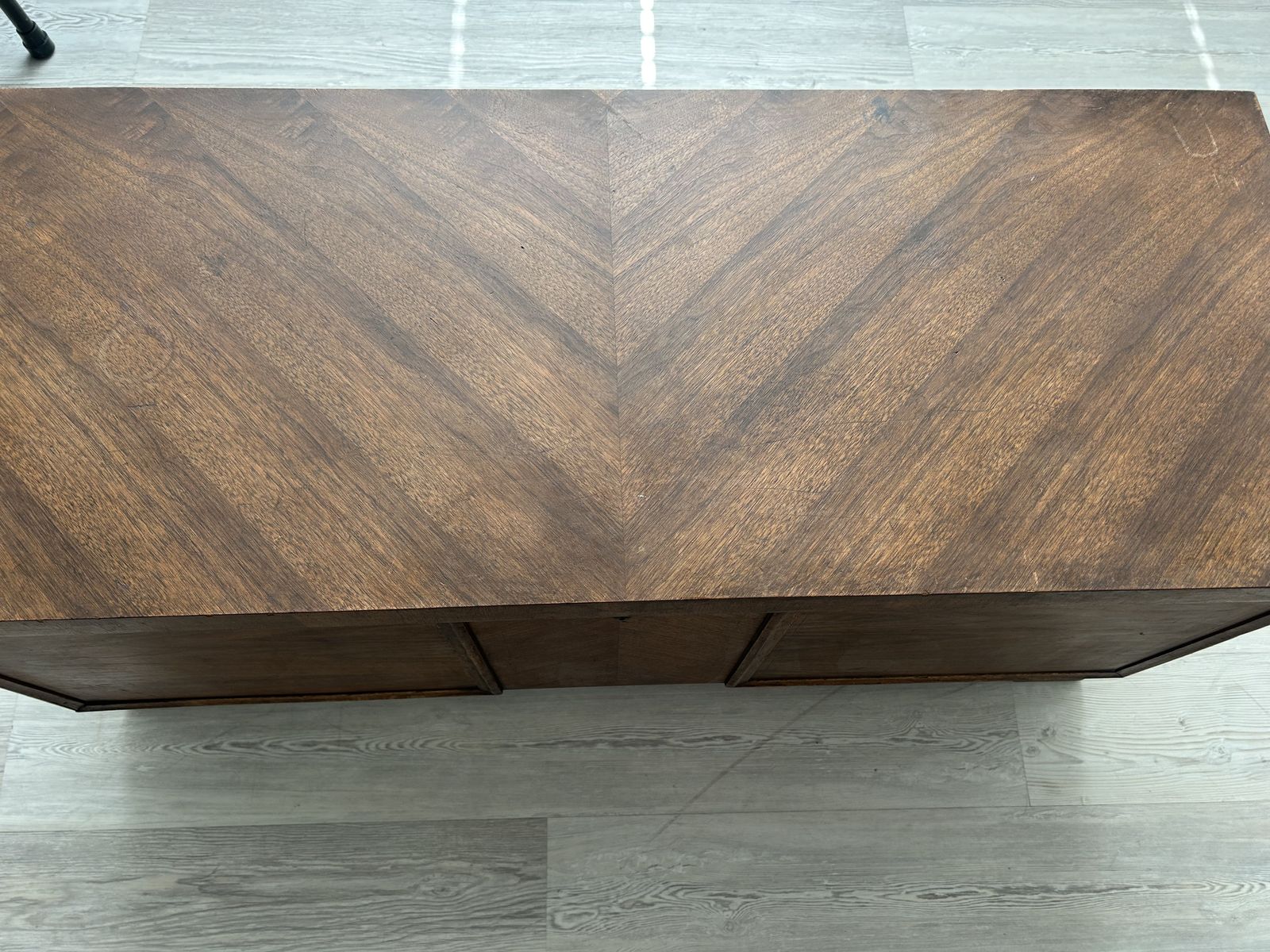 Main image 3