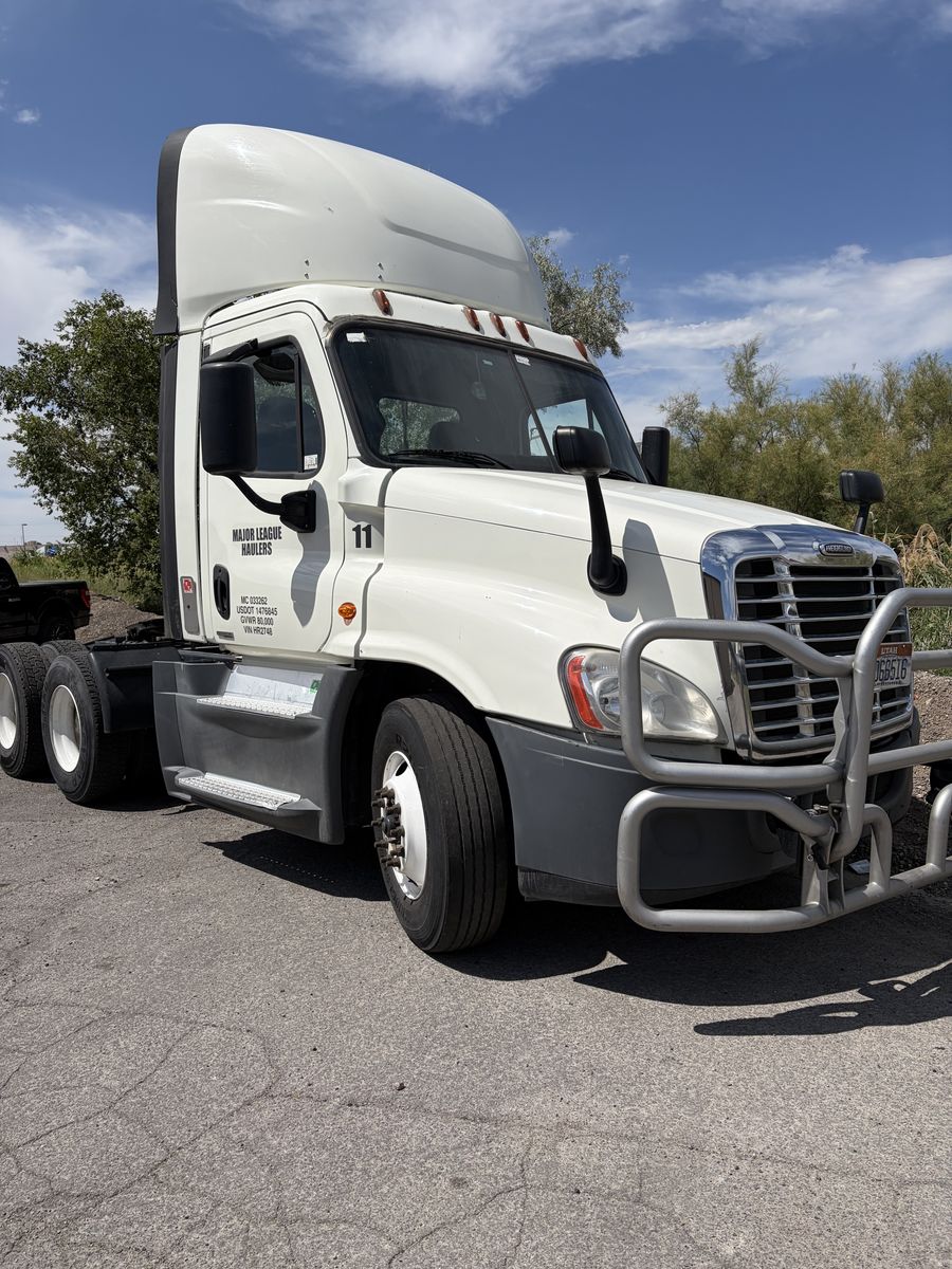 2017 Freightliner Day Cab