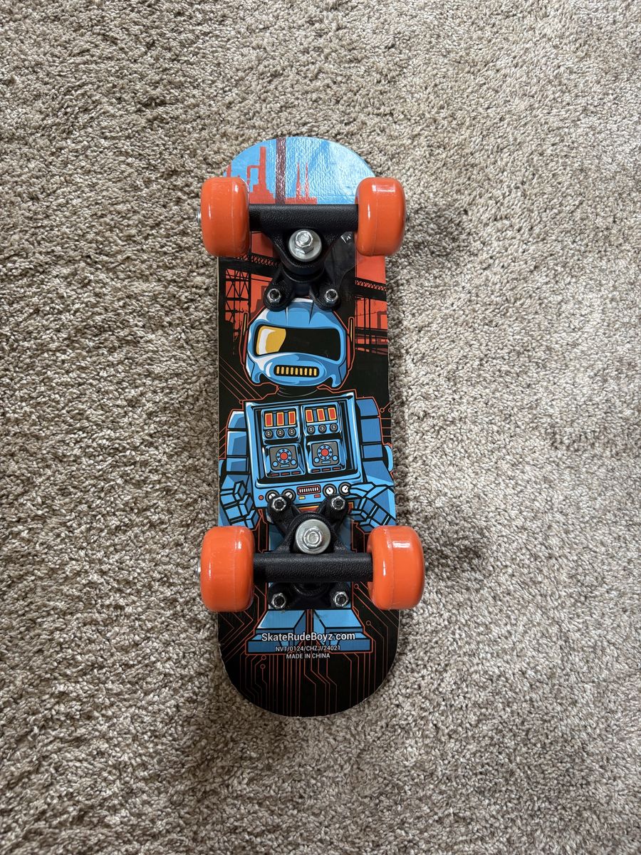 SkateRudeBoyz Robot 17” skateboard