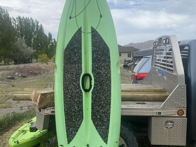 Green life time paddle board