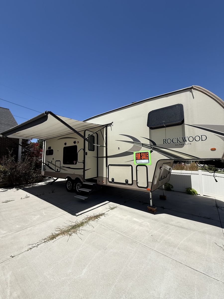 2019 Rockwood Ultra Lite