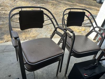 4 Samsonite stacking chairs
