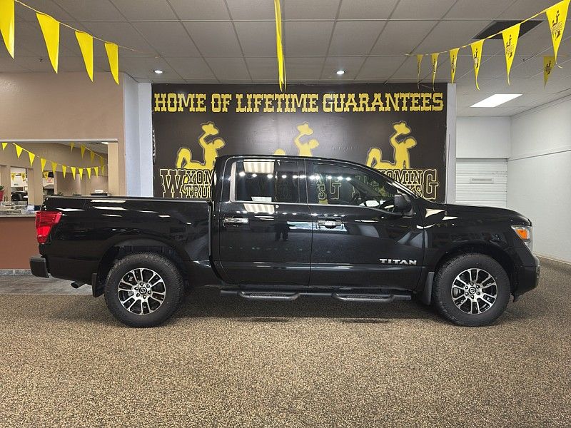2021 Nissan Titan SV