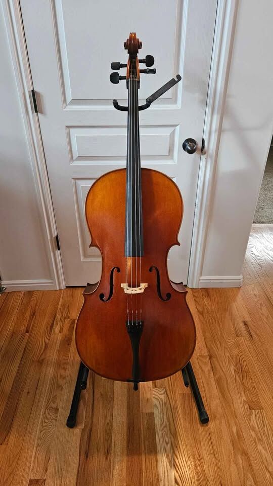 Louis Borunda 4/4 Cello with Bow, stand and hard case