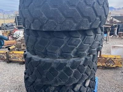 SET OF 4 DURAFORCE 400/75-28 TIRES WITH RIMS
