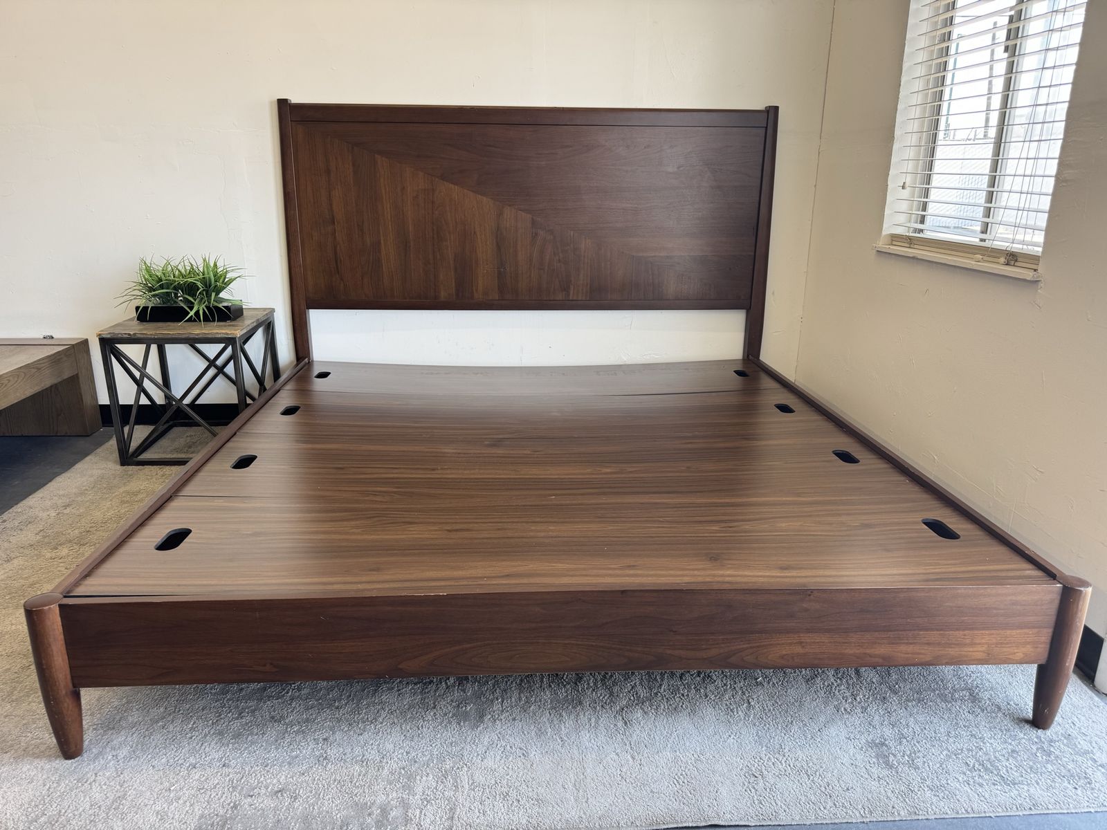 COSTCO MARINA DEL REY KING BED FRAME SET