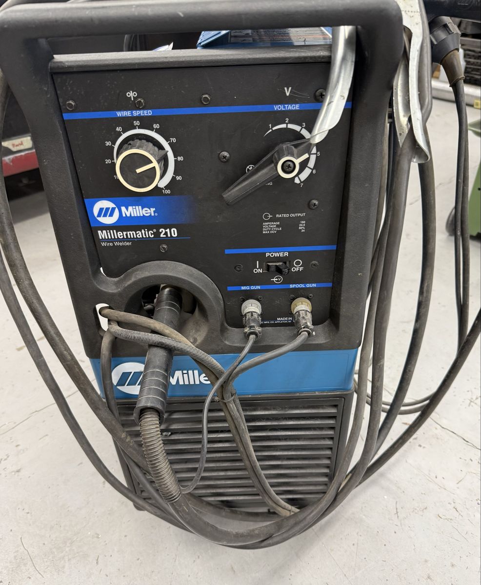 MiG Welder Millermatic 210 with spool gun