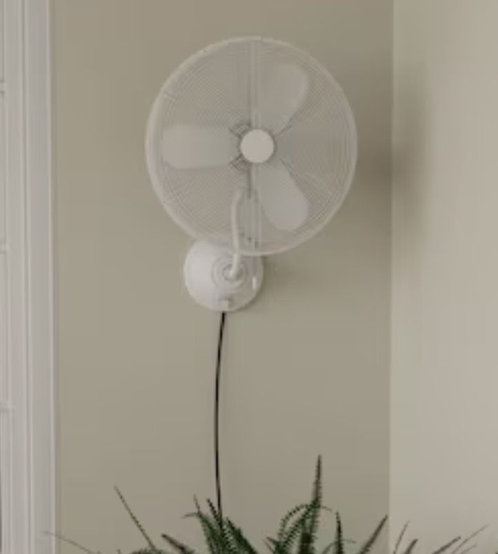 18-in Plug in Oscillation Indoor or Outdoor Silver Wall Mounted Fan