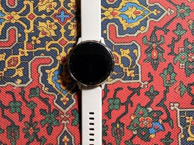 Garmin Venu 3S GPS Smartwatch - Light Sand/Gold with Cream Band