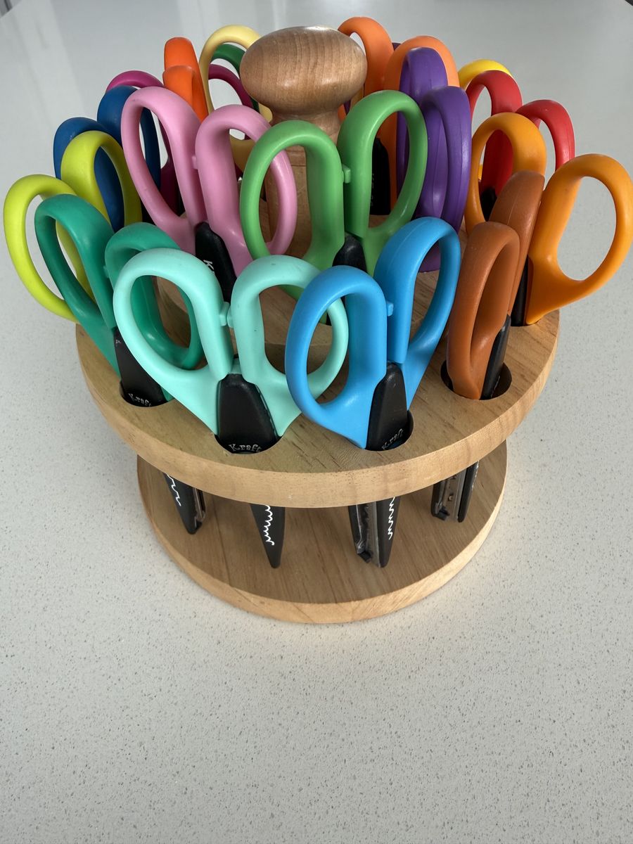 18 Kraft Edgers Scissors