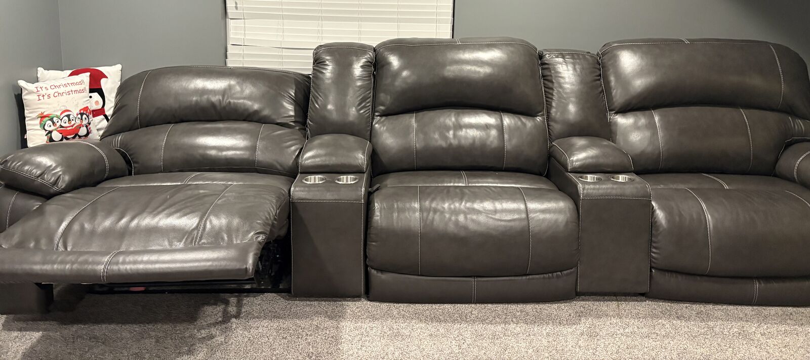 Movie theater reclining chairs